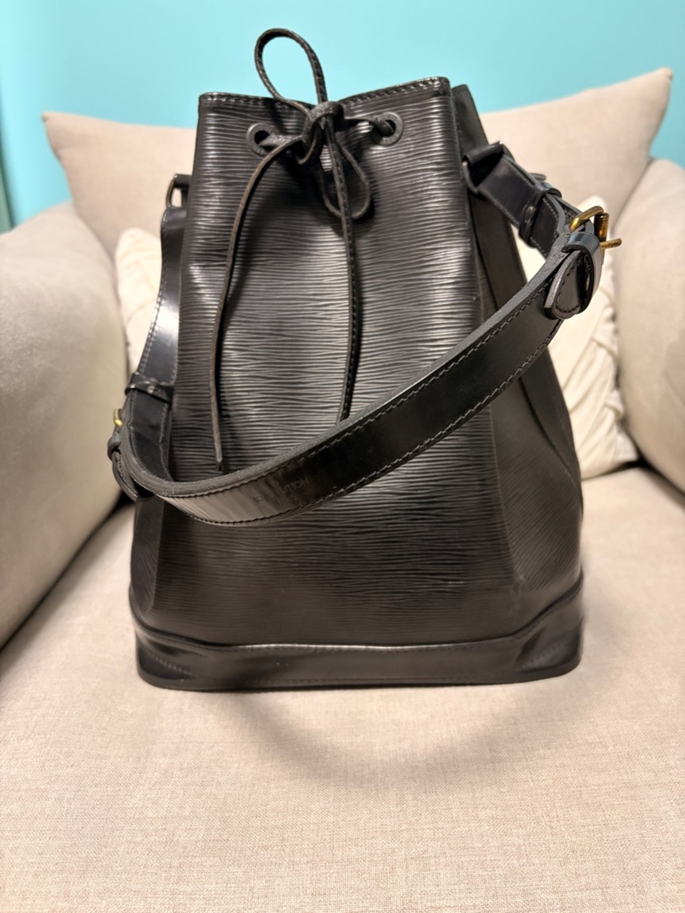Louis Vuitton Black Quilted Leather Shoulder Bag
